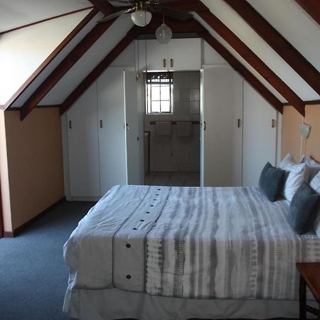 Whalers Guest House Hermanus Extérieur photo
