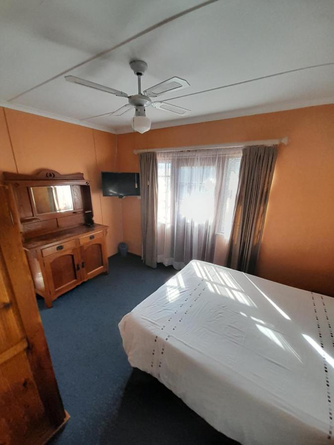 Whalers Guest House Hermanus Extérieur photo