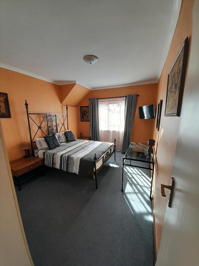 Whalers Guest House Hermanus Extérieur photo