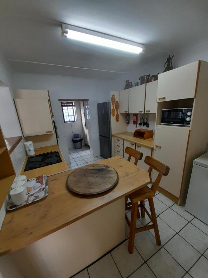 Whalers Guest House Hermanus Extérieur photo
