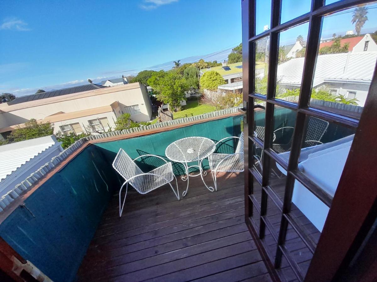 Whalers Guest House Hermanus Extérieur photo